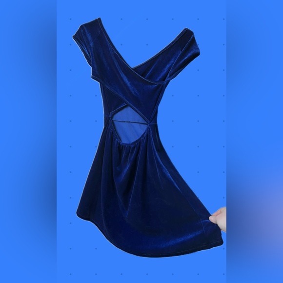 Garage Flattering Criss Cross Blue Velvet Dress - Picture 6 of 10